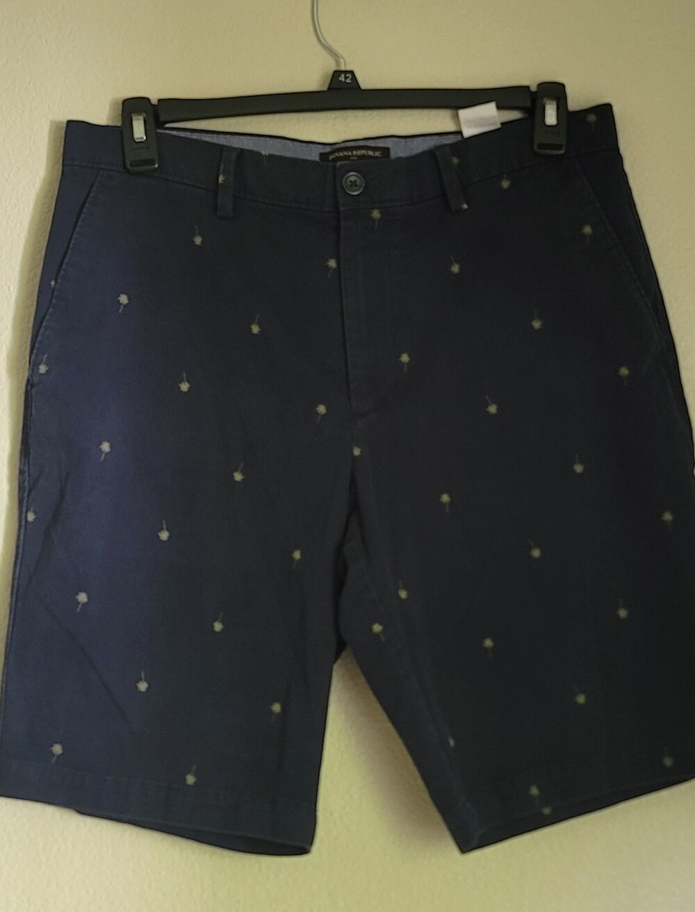Banana Republic Men's Navy Palm Print Shorts - Picture 7 of 9